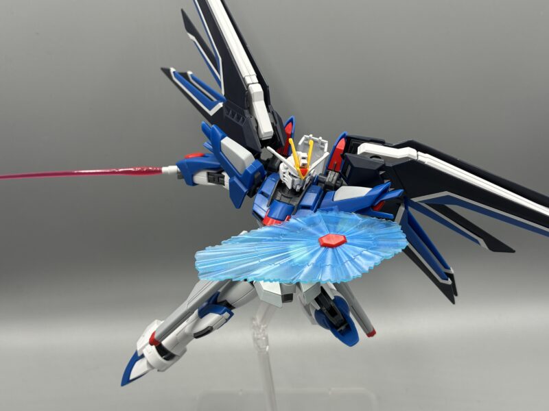 HG ライジングフリーダムガンダム 素組み完成品 至高のマスターピースカット