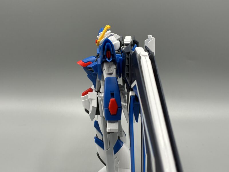 HG ライジングフリーダムガンダム 素組み 真横アングル 左